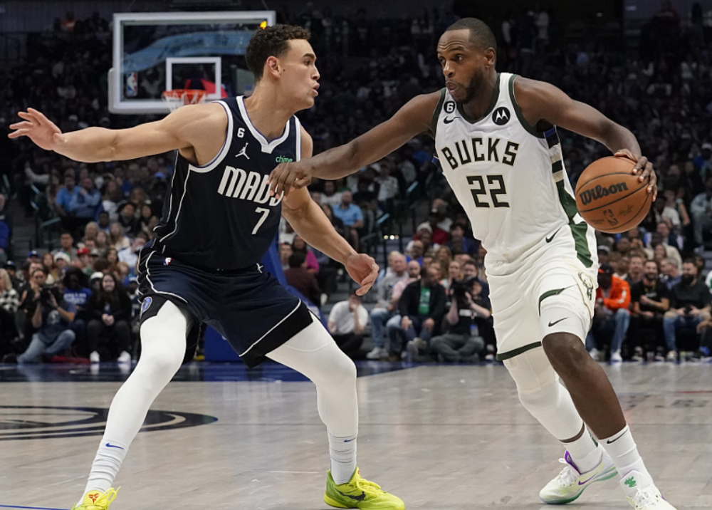 包含字母哥怒砍45分莱比锡围绕欧超杯绝杀压哨，网友：转折点埃因霍温伤情更新的词条